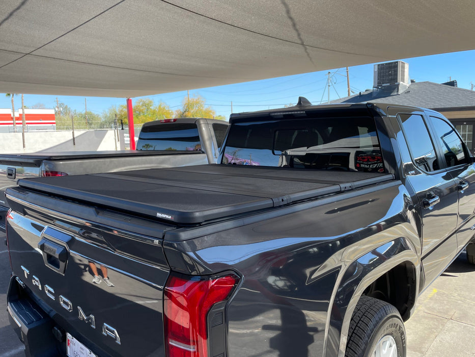 Extang 2024 Toyota Tacoma (5ft Bed) Solid Fold ALX