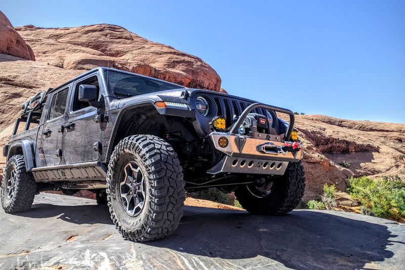 JL/JT Front Bumper — 8274 Aluminum Adventure Series