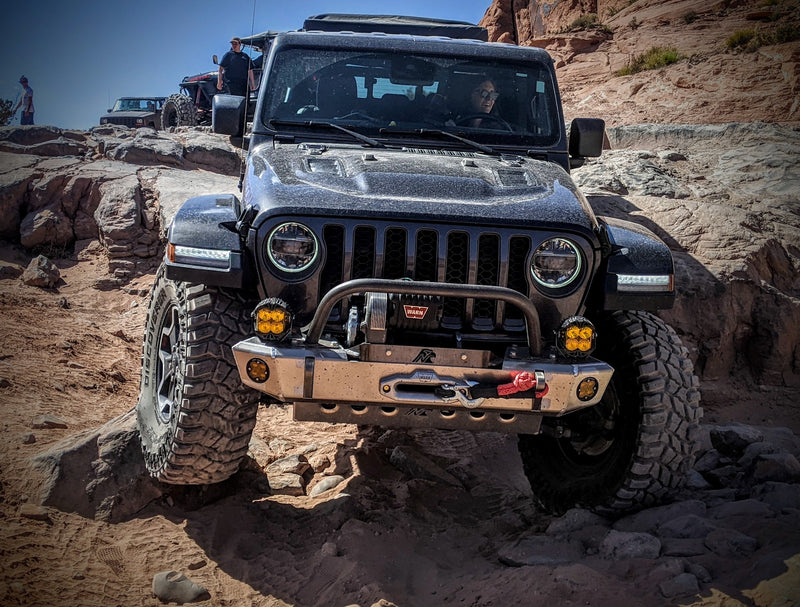 JL/JT Front Bumper — 8274 Aluminum Adventure Series