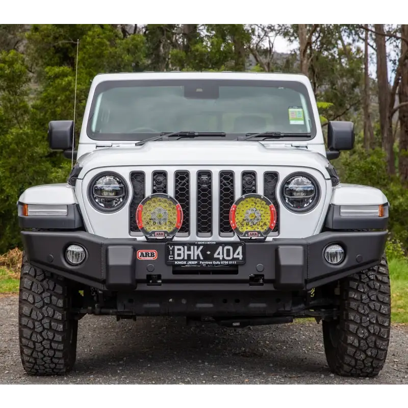 ARB 87-96 Jeep Wrangler YJ/ 97-06 Jeep Wrangler TJ Multi-fit Winch Bumper with Front-mounted Bumper on Jeep