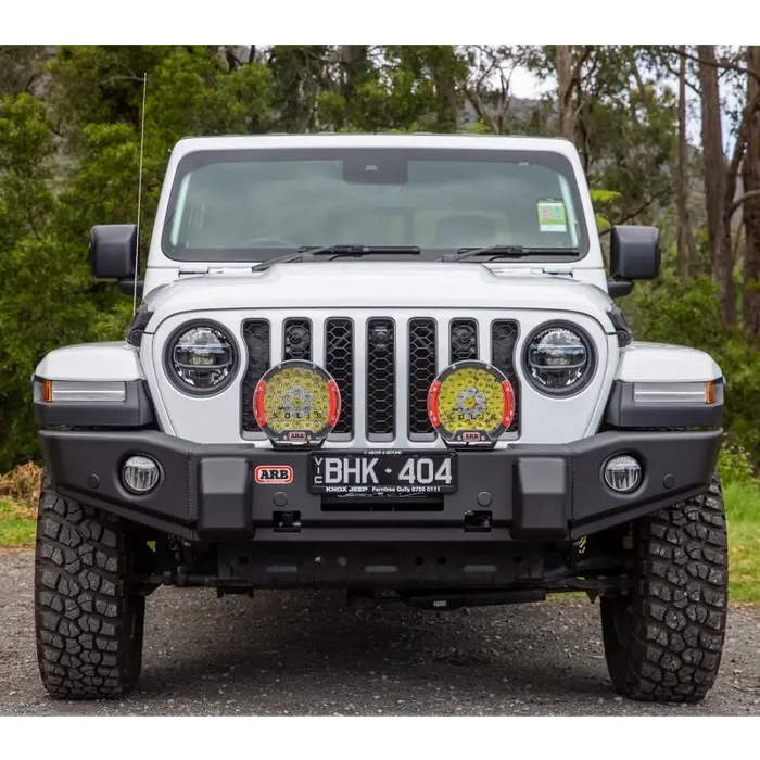 ARB 87-96 Jeep Wrangler YJ/ 97-06 Jeep Wrangler TJ Multi-fit Winch Bumper with Front-mounted Bumper on Jeep