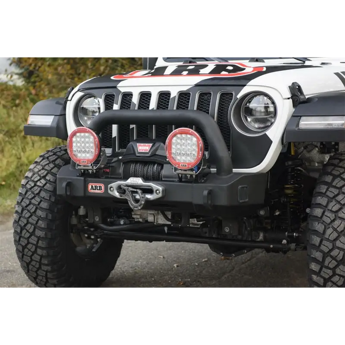 White Jeep with red and black Stubby Bumper - ARB Bar Jl T/Stubby