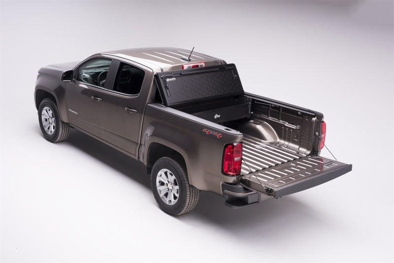 Bak 15-20 chevy colorado/gmc canyon truck bed with white surface