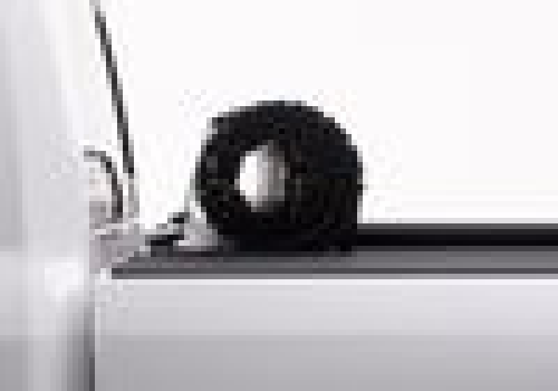 Bak 19-20 dodge ram 1500 5ft 7in bed revolver x2 white truck with black tire cover