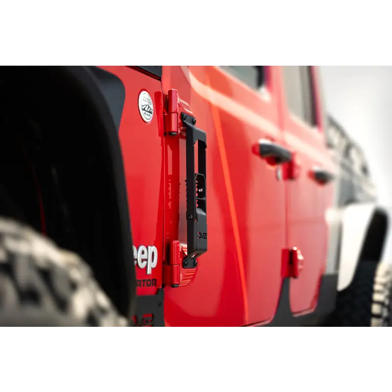 DV8 Offroad 07-23 Jeep Gladiator/Wrangler JT/JK/JL Hinge Mounted Step with front bumper plate