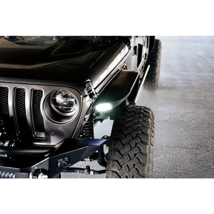 Close-up view of slim fender flares mounted on Jeep Wrangler JL