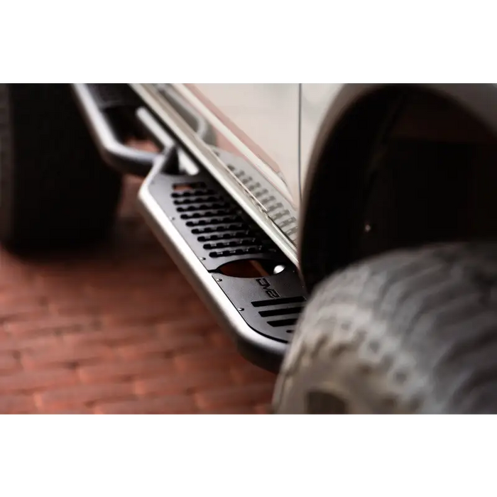 Close up of Ford Bronco DV8 Offroad Side Steps
