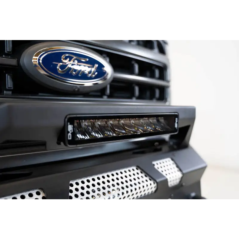 Close up of Ford vehicle grille on DV8 Offroad Elite Series 13in Light Bar.