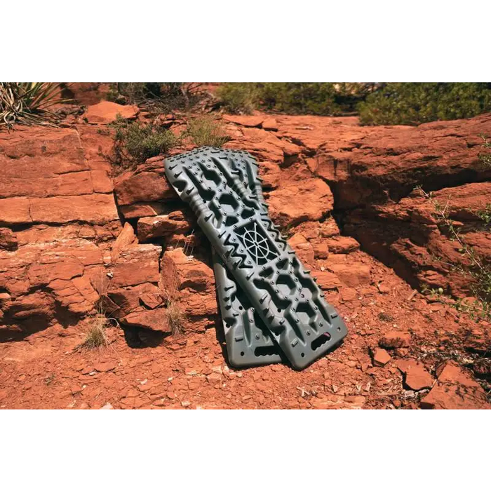 DV8 Offroad Recovery Traction Boards with Carry Bag featuring the new Trail King tire