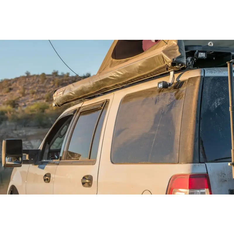 Roof mounted pair pack LED flood lights with heat sink design for vehicles