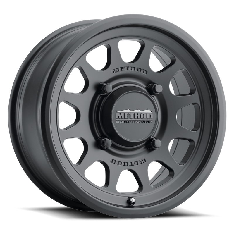 Method mr414 bead grip 15x7 matte black wheel with black rim