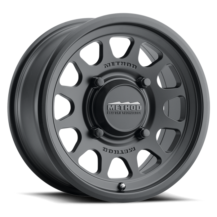 Method mr414 bead grip 15x7 matte black wheel with black rim