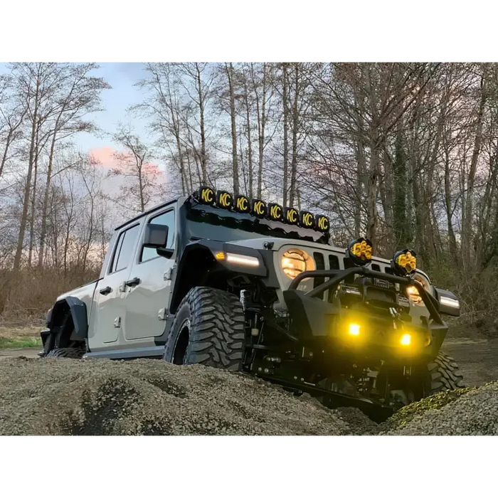 White Jeep Wrangler JL with Smoked Lens LED Sidemarkers