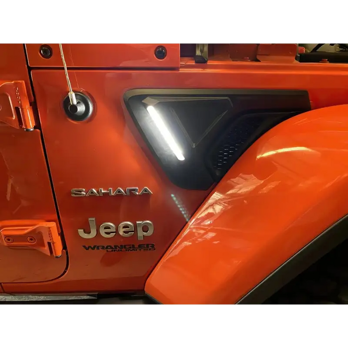 Oracle Sidetrack LED System For Jeep Wrangler JL/ Gladiator JT showcasing Jeep JK LEDs.