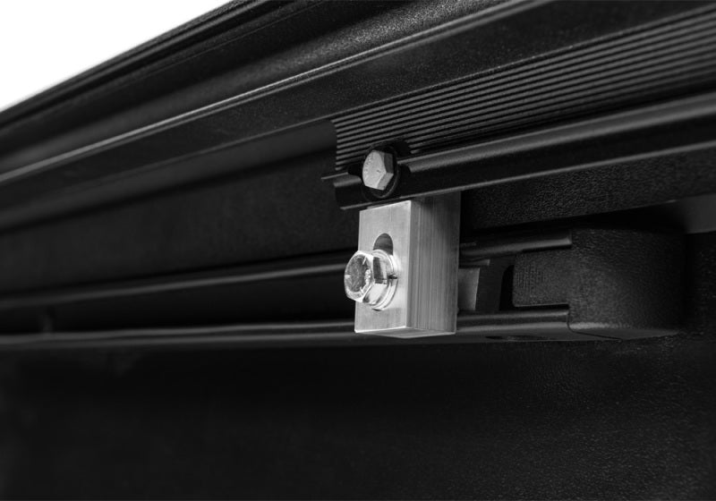 RetraxPRO XR Retractable Bed Cover — 2007–2020 Toyota Tundra CrewMax (5.5’ Bed, Deck Rail System)