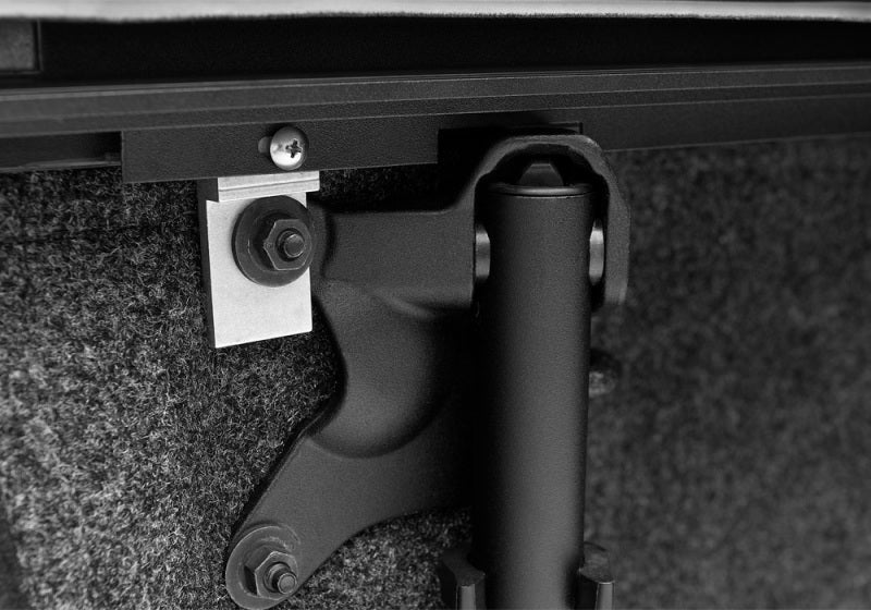 Roll‑N‑Lock M‑Series Retractable Bed Cover — 2019+ Silverado & Sierra 1500 (96.5” Bed)