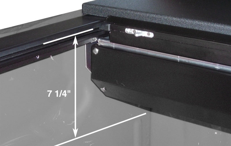 Roll‑N‑Lock M‑Series Retractable Bed Cover — 2019+ RAM 1500 (6’4” Bed)