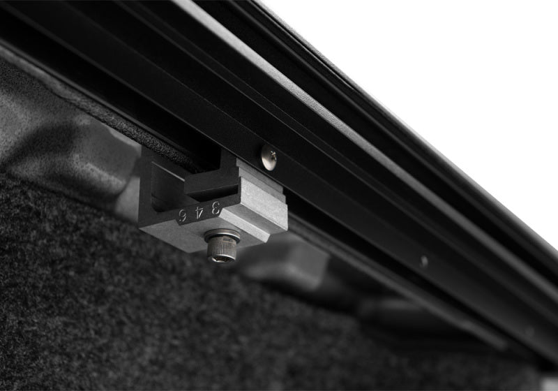 Roll‑N‑Lock A‑Series Retractable Bed Cover — 2020+ Silverado & Sierra 2500/3500 (6’10” Bed)
