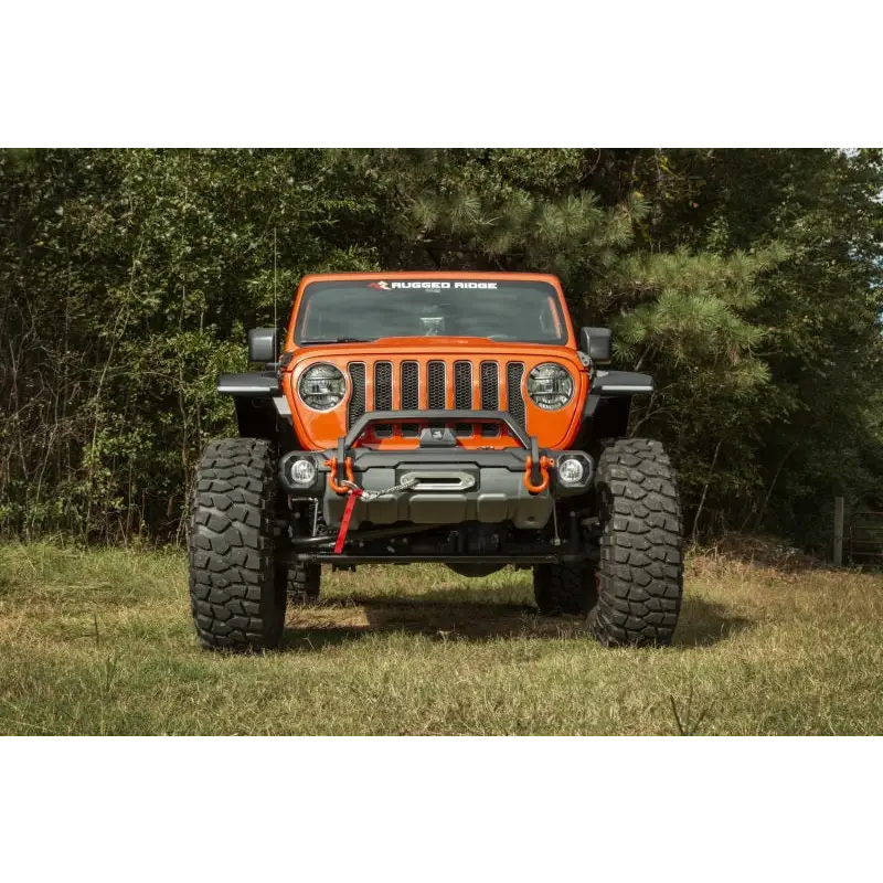 Jeep Wrangler Gladiator parked in field with Venator modular bumper.