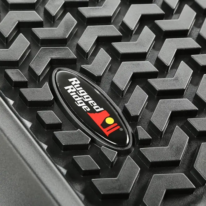 Rugged Ridge logo on black car front