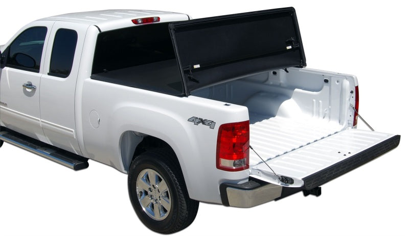Tonno pro 16-19 toyota tacoma 5ft fleetside tonno fold tri-fold tonneau cover - white truck with black bed cover
