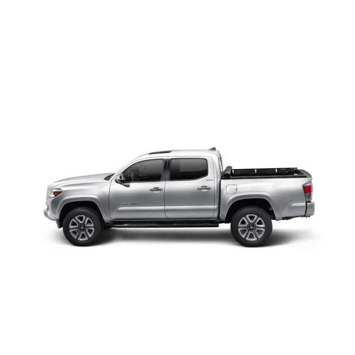 2019 Toyota Tundra truck bed cover.