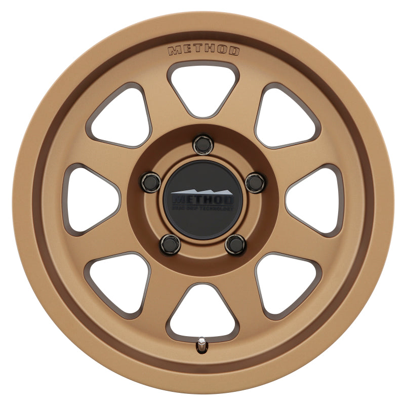 Method mr701 17x9 -12mm offset bronze wheel close up.