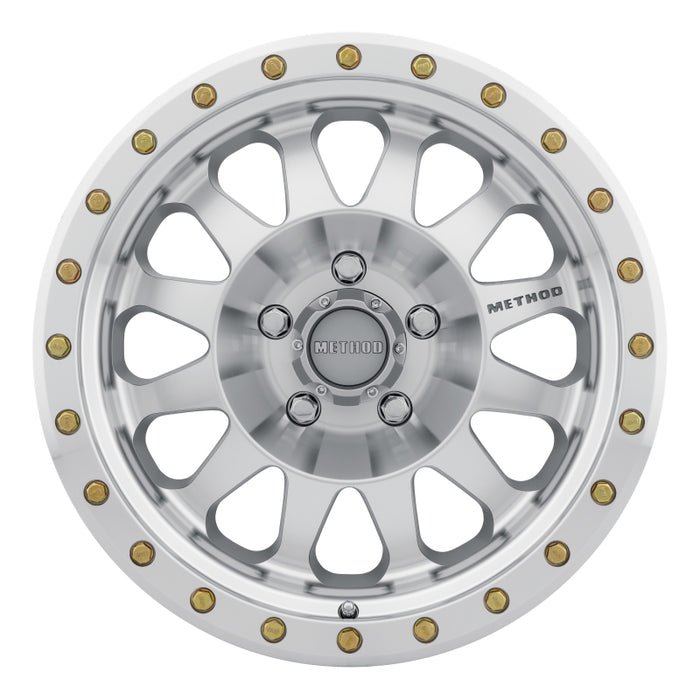 Method mr304 double standard 17x8.5 wheel - silver and gold truck