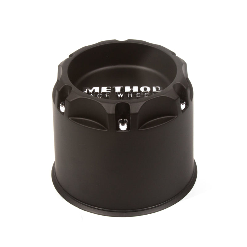 Method cap 1922 - 130mm black metal ashtray with ’metrod’ text