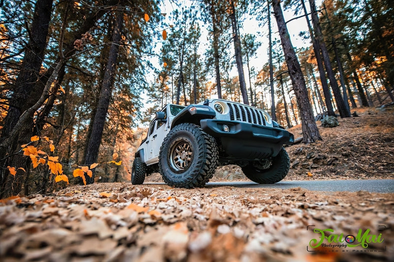 Oracle Jeep JL/Gladiator JT Oculus Switchback Bi-LED Projector Headlights - Amber/White Switchback