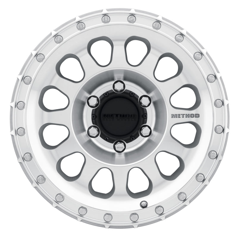Method mr315 18x9 machined/clear coat wheel with white and black center